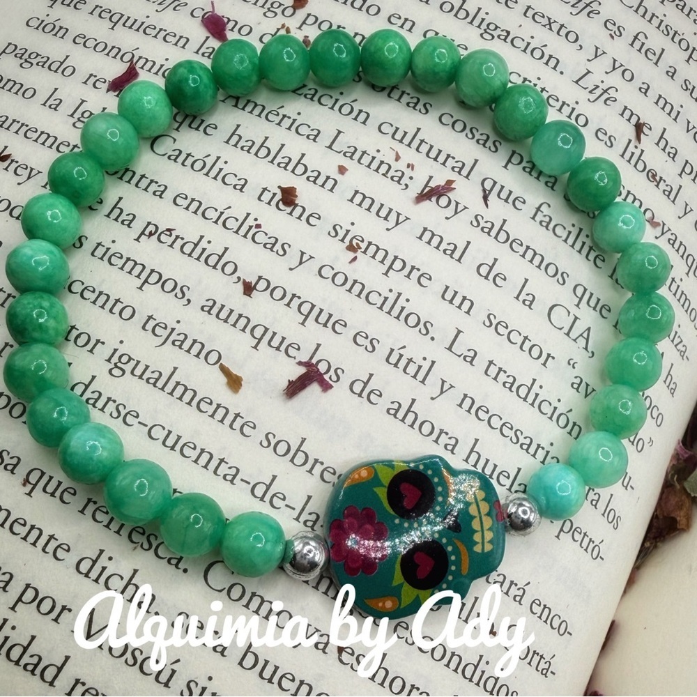 Green Beaded Bracelet with Skull Charm amazonite